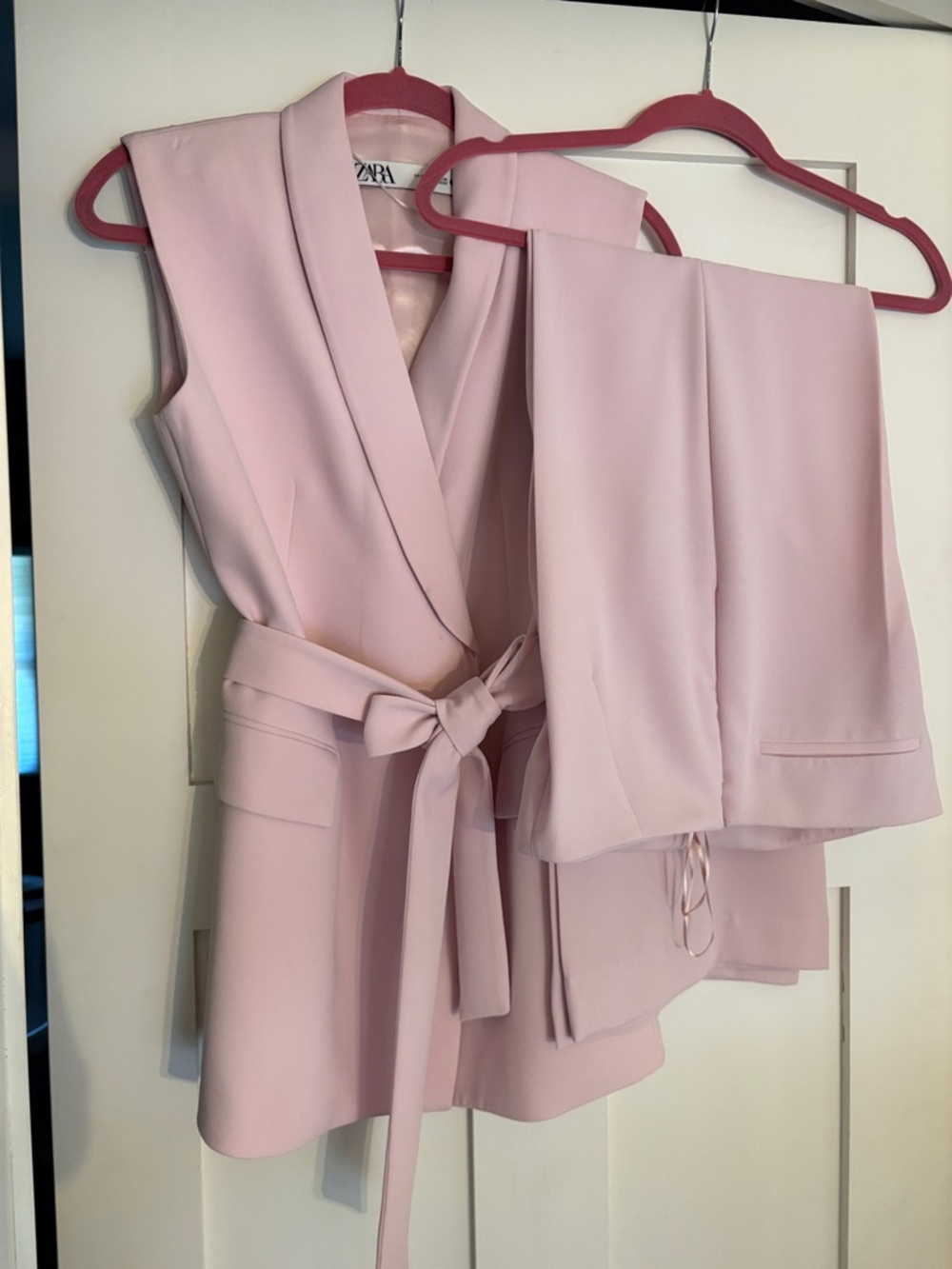 Zara Pink Sleeveless Blazer & Wide-Leg Pants Set with Belt